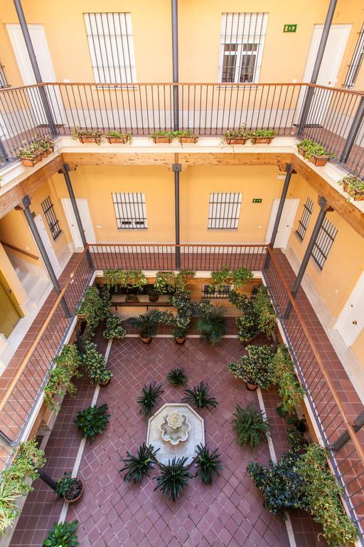 Bedouin Chic Rooftop - Space Maison Apartments Siviglia Esterno foto